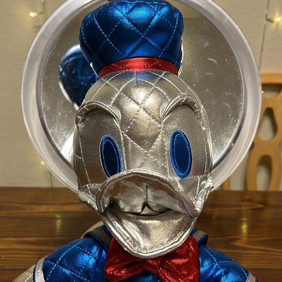 NWT Disney 85th Anniversary Metallic Exclusive Donald Duck - Picture 2 of 8